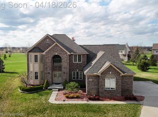 23883 Bayberry Ct, South Lyon, MI 48178
