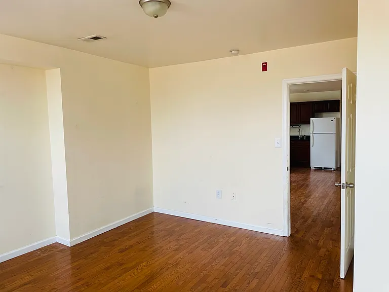 1520 Moore St #1F — Photo 8