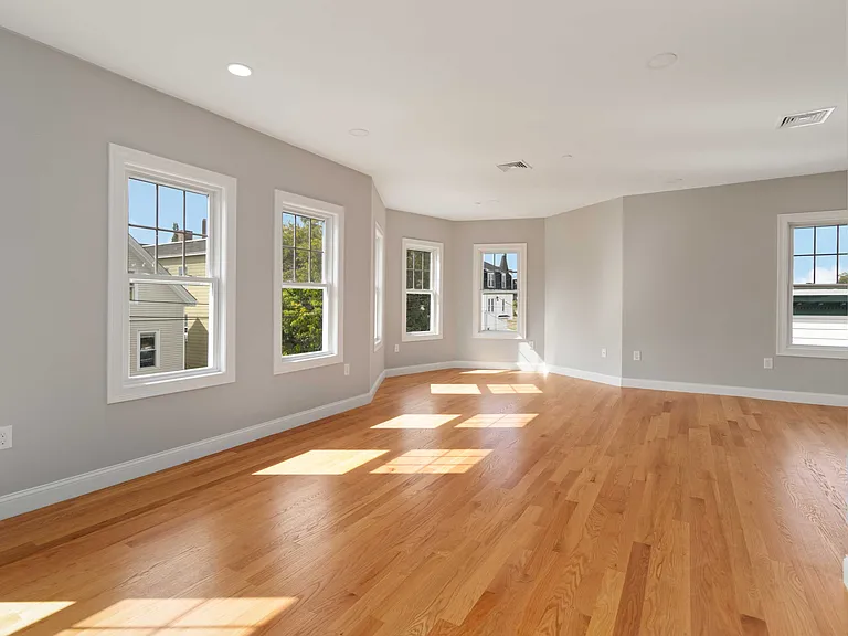 20 Alston St #20 — Photo 2