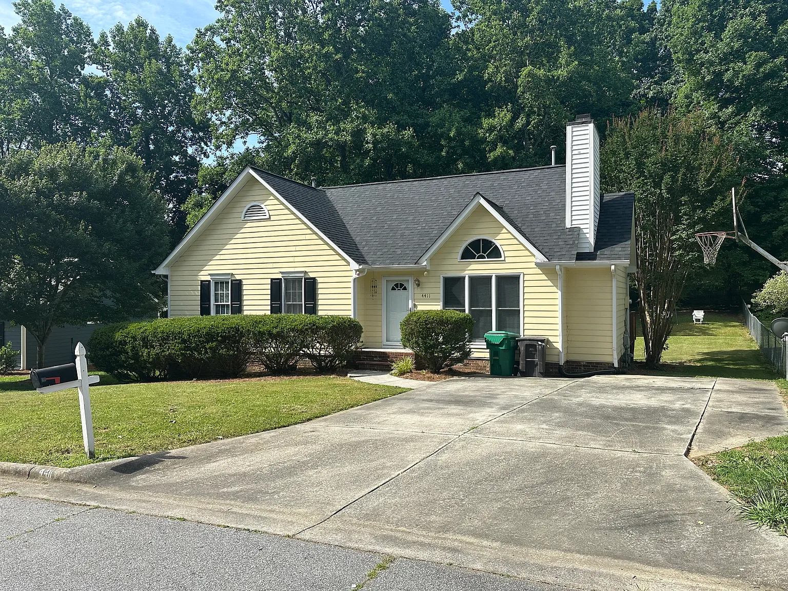3 bed, 1536 sqft, $1,995 — Photo 1