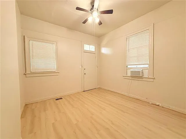2218 Jena St — Photo 12