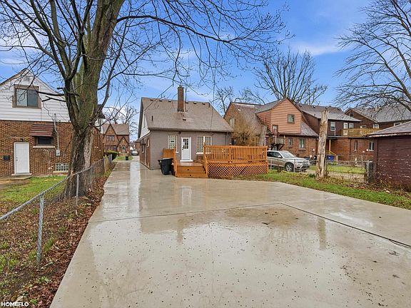 5th image of 6145 Yorkshire Rd
