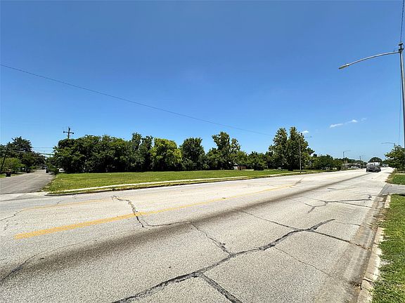 2nd image of 414 W Main St