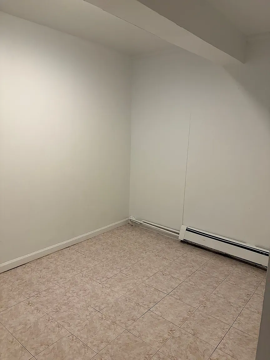 2435 Lyvere Street — Photo 4