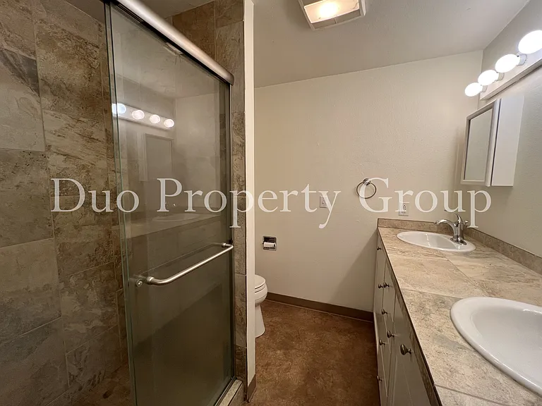 2035 Harvard Dr — Photo 18