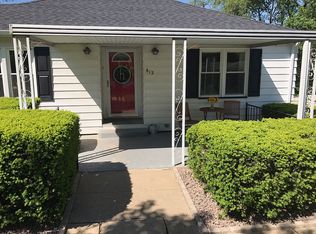 812 N Fernwood Cir, Peoria, IL 61604