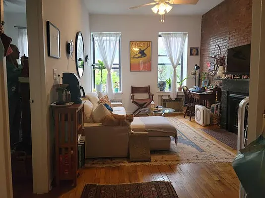 Rented by Chartwell Manhattan Realty | media 2