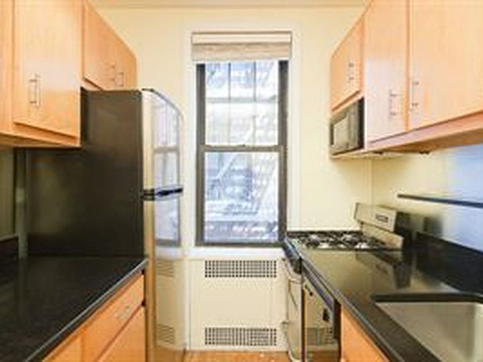 1st image of 290 6th Ave #3D