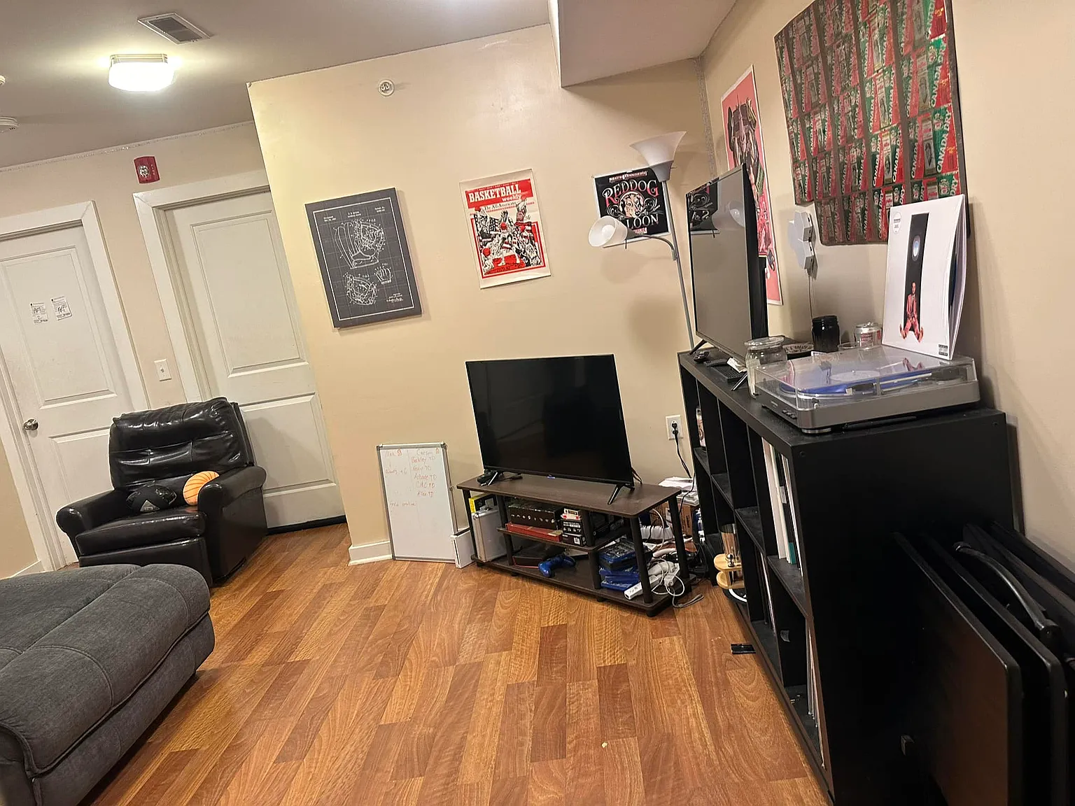 4 bed, 1350 sqft, $650 — Photo 1
