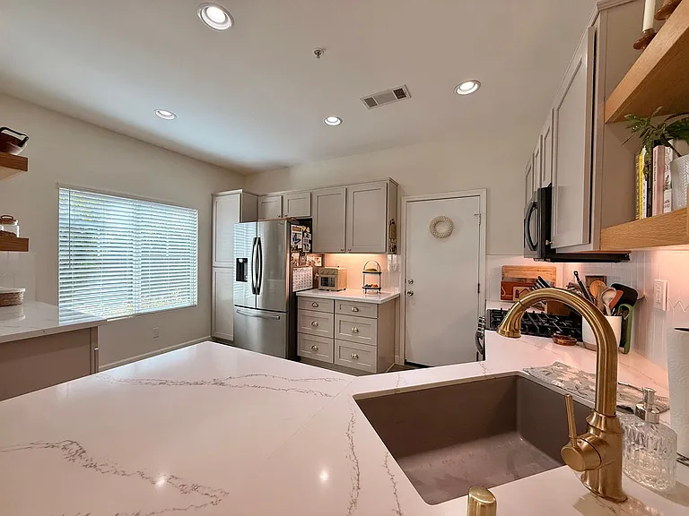 1827 Morning View Dr — Photo 4