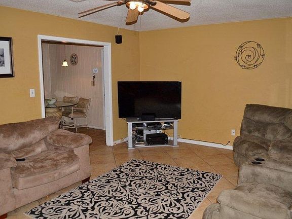 4th image of 4081 E Johnson Ave