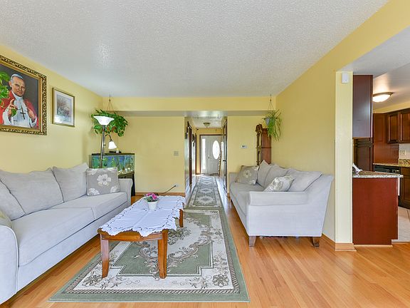 4th image of 3744 Merrimac Ln E