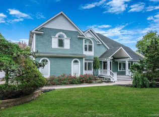 6 Robert Court, Center Moriches, NY 11934