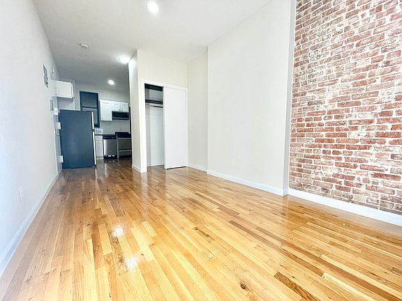 3rd image of 421 W 45th St APT 1FE