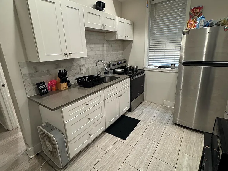 1906 W Diamond St #3 — Photo 3