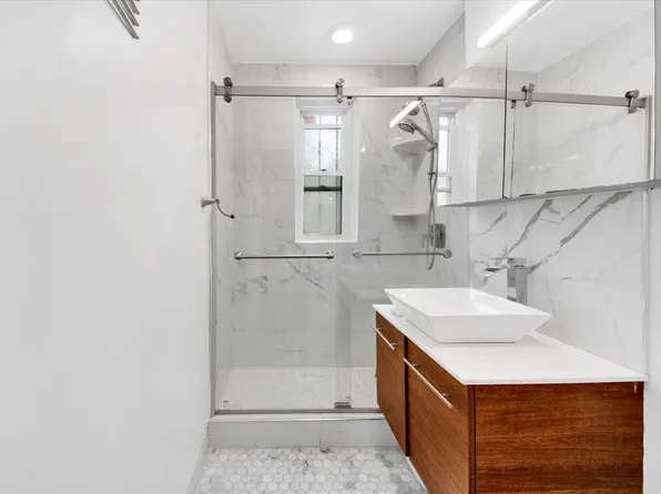 2630 Kingsbridge Terrace image 13 of 20