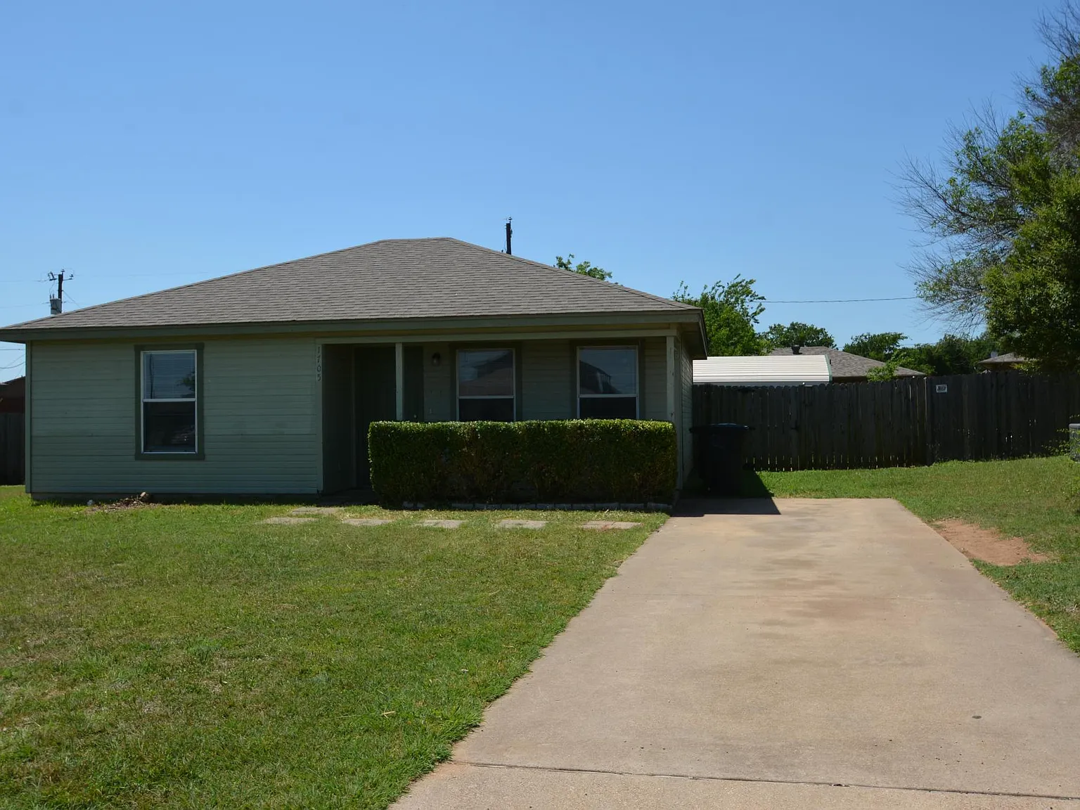 2 bed, 804 sqft, $995 — Photo 1