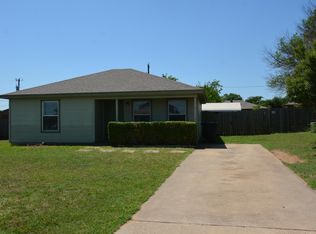 1705 Overland Dr, Cleburne, TX 76033