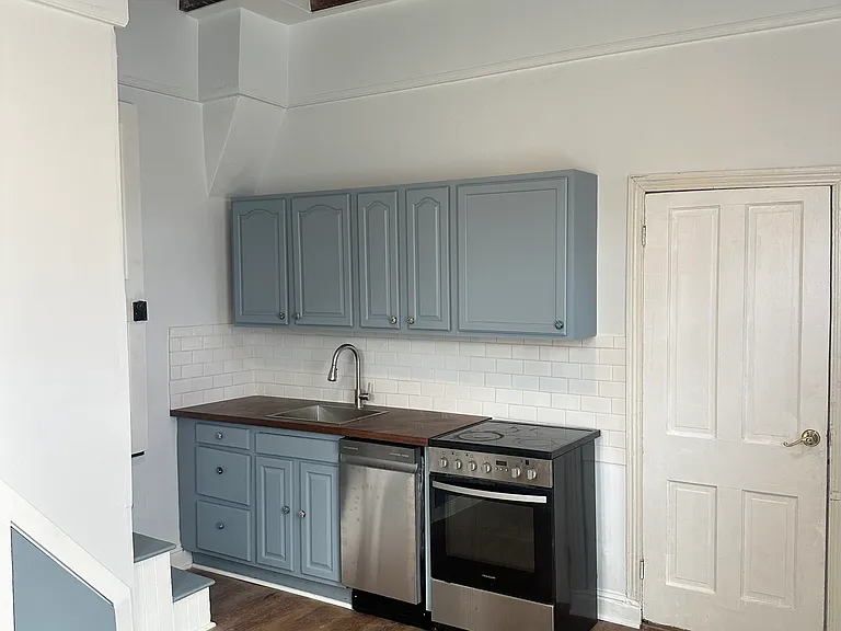 2621 Eastern Ave #1R — Photo 1