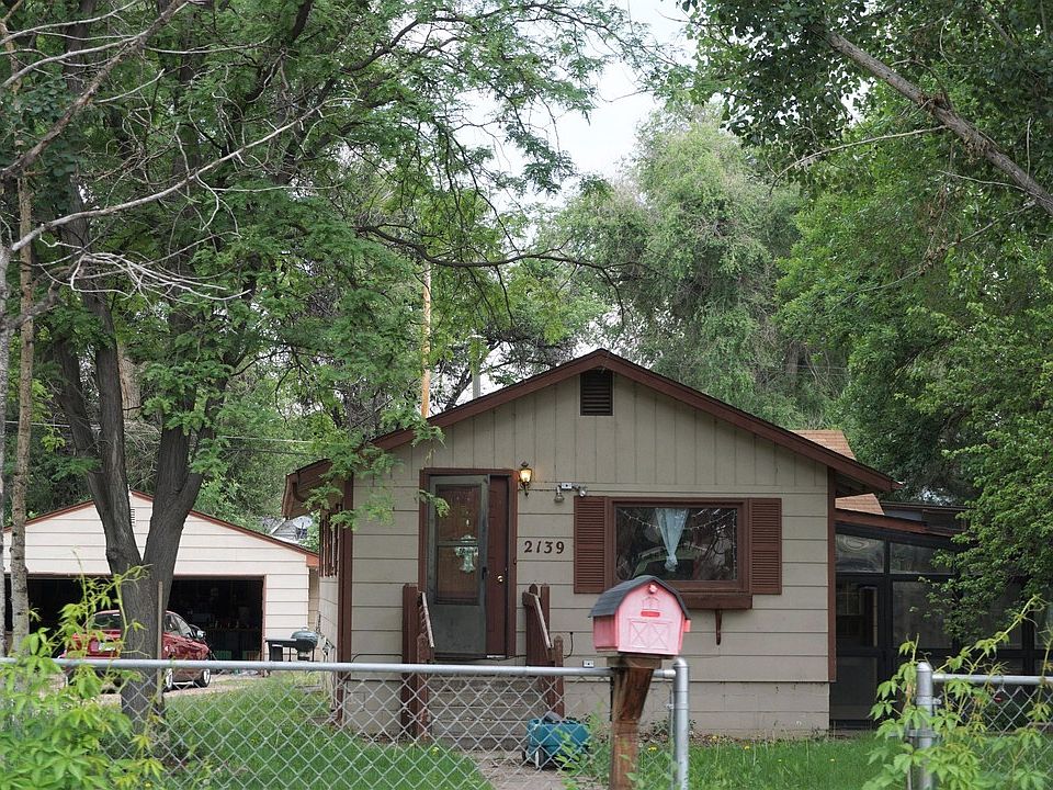 1st image of 2139 6th St