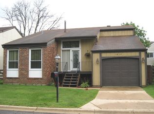 1017 Bob O Link Dr, Darien, IL 60561