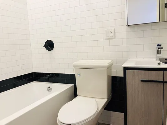 Rented by Nooklyn NYC LLC | media 41