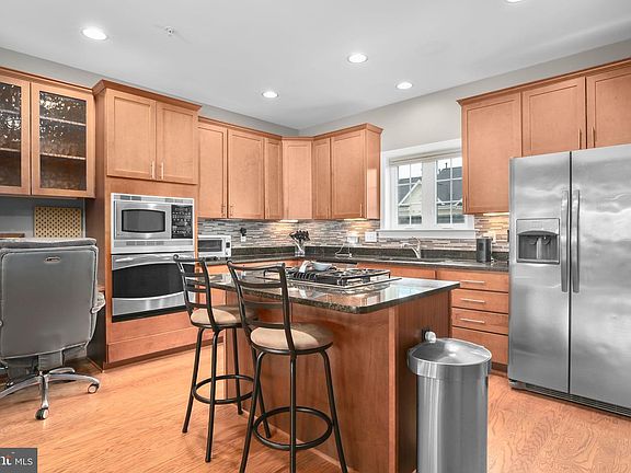 2nd image of 568 Marina Landing Ln