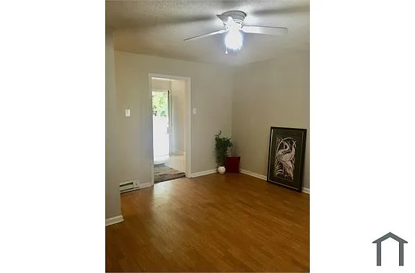 Photo 2 of 26 - 610 W 5th Ave #12 - Gastonia, NC Building Photo - 610 W 5th Ave #12
