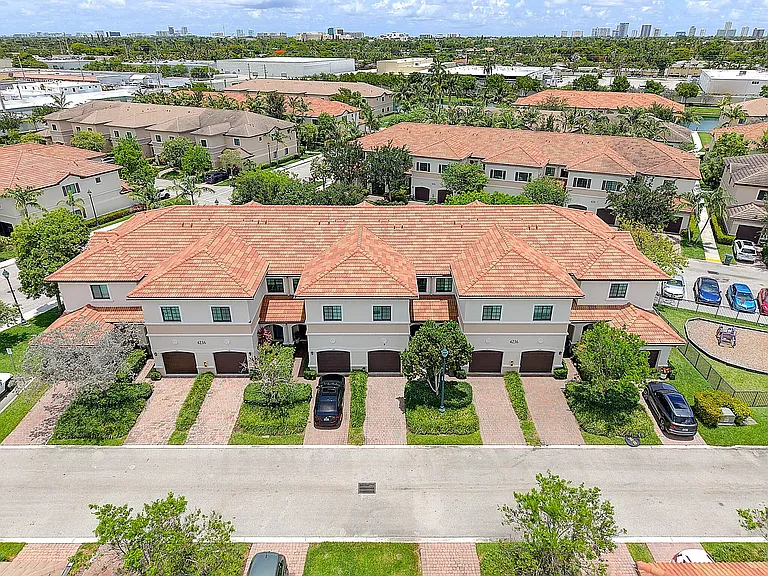4236 N Dixie Hwy #132 — Photo 30