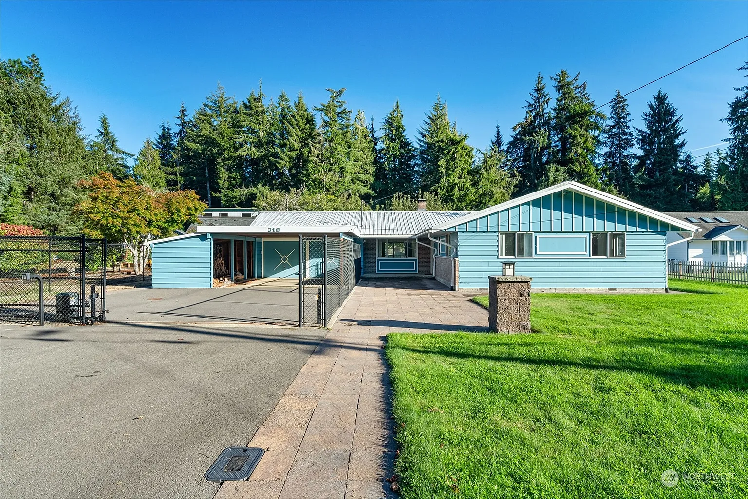 310 Linkshire Drive photo 1