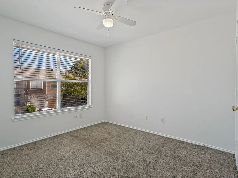1519 Barbara Dr — Photo 7