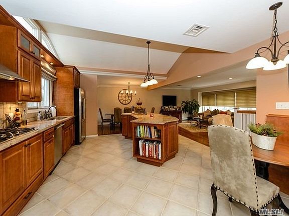 4th image of 28 Prescott Pl
