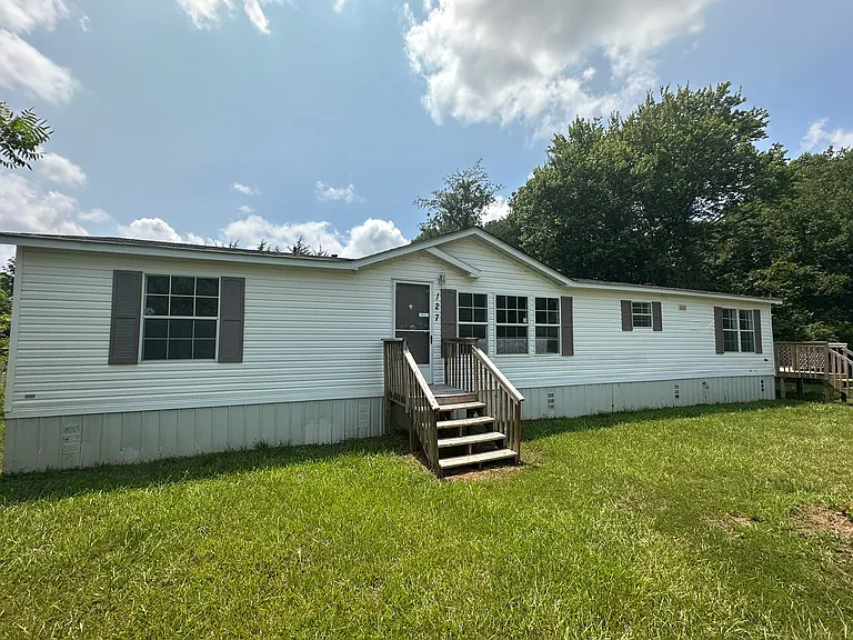 127 Owens Ln — Photo 1