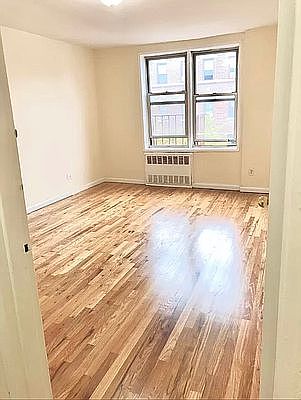3rd image of 150 Hawthorne St APT 7N