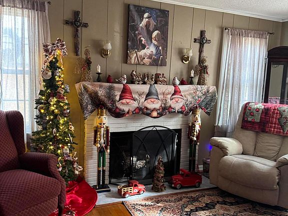 4th image of 1411 Deep River Rd