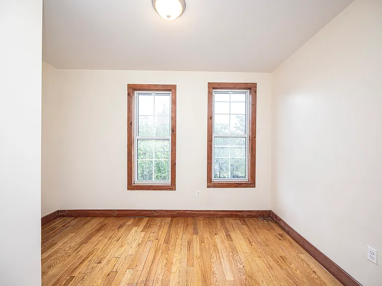 1412 De Kalb Ave #3R — Photo 5