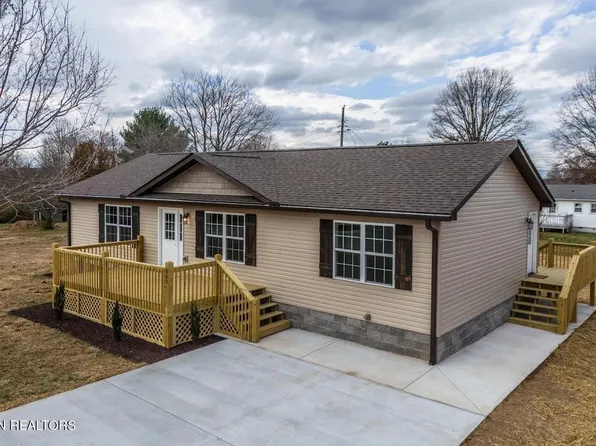 560 10th St, Crossville, TN 38555