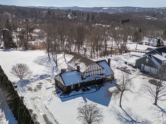 3rd image of 22 Highmeadow Road