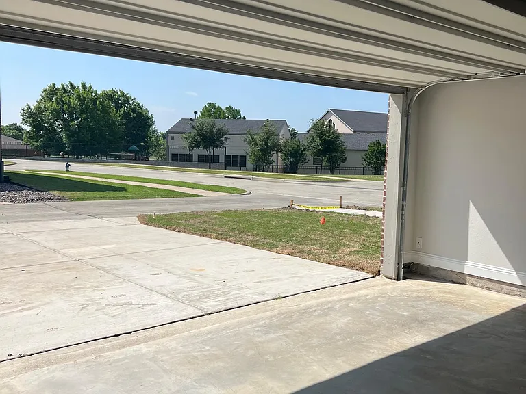 6106 Blythe Dr — Photo 30