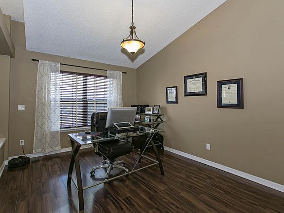 4th image of 2076 Waterfoot Ln