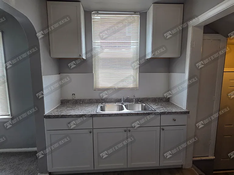 11591 Roxbury St — Photo 23