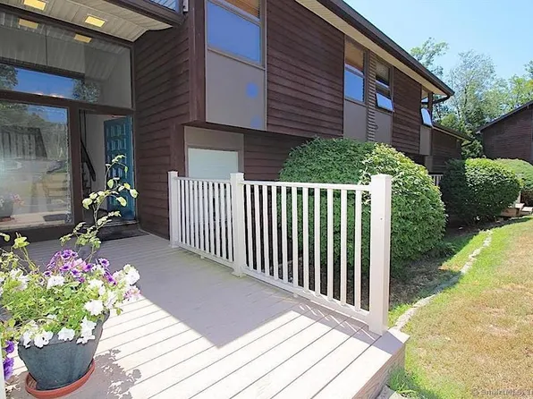 111 Country Squire Drive #G, Cromwell, CT 06416