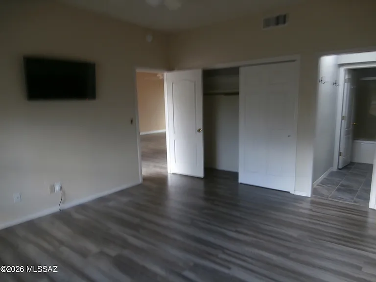 870 W Calle De Emilia — Photo 22