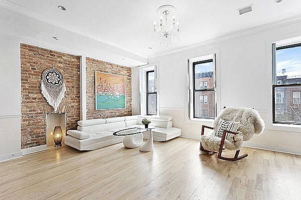 1st image of 15 E 9th St #6
