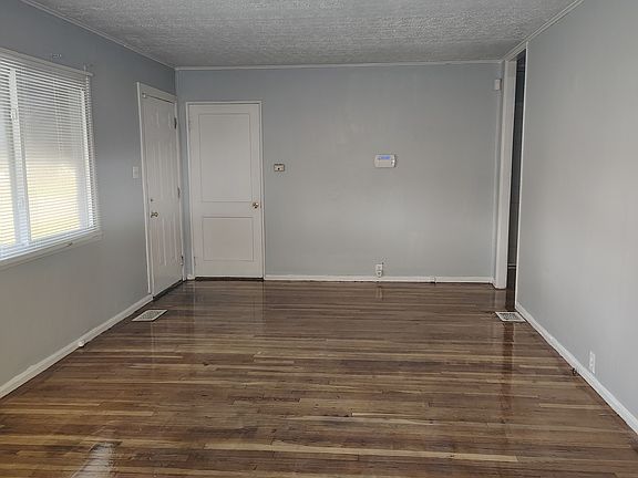 5th image of 1936 Shaftesbury Rd