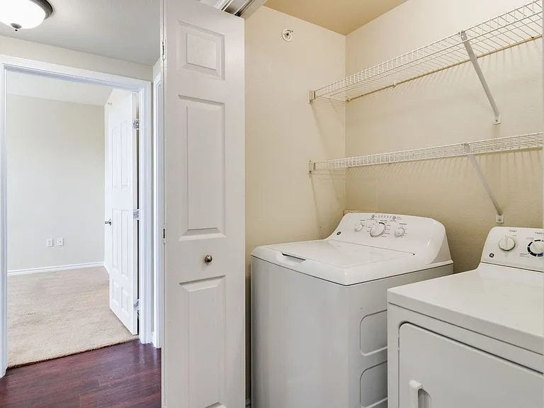 9613 Maurice Ave — Photo 33