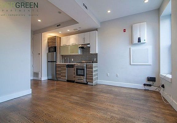 5th image of 89 Grattan St #2K