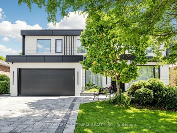 33 Thorny Brae Dr, Markham, ON L3T 3G5