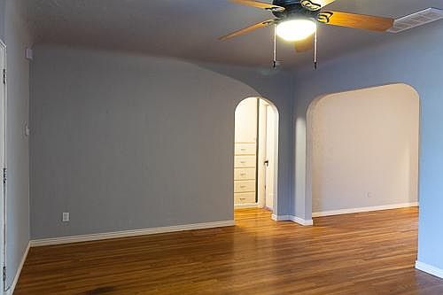 3rd image of 517 Carlisle Blvd NE