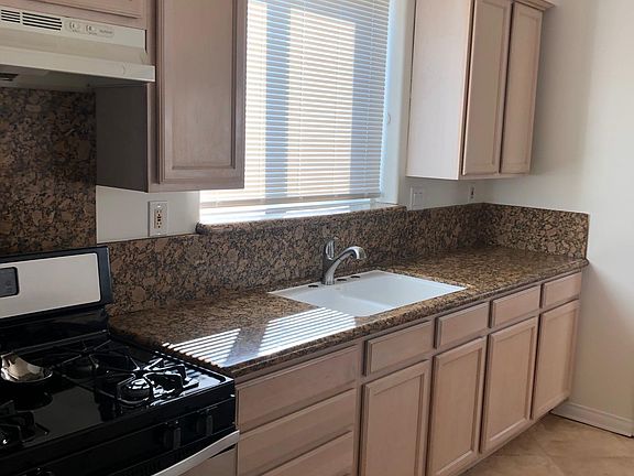 4th image of 8519 Pickford St